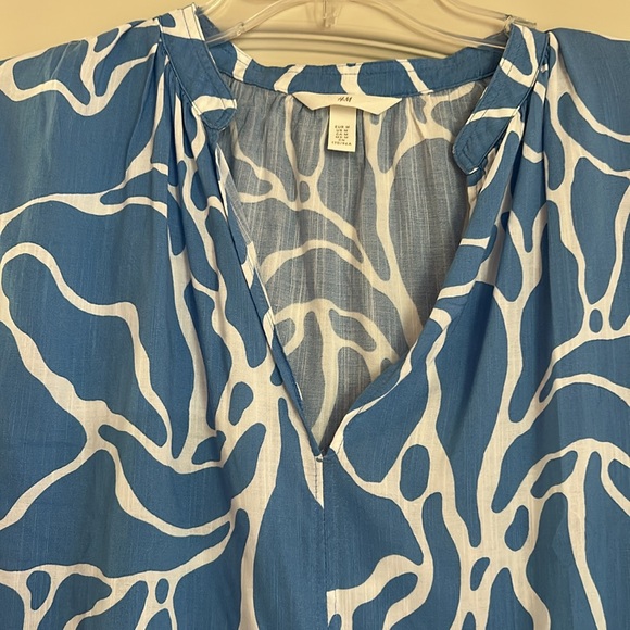 H&M blouse - Picture 2 of 5